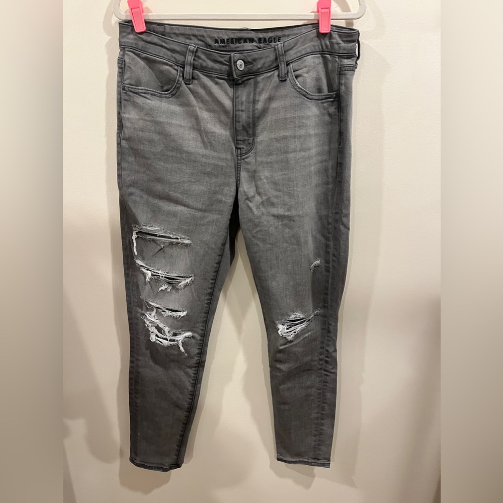 American Eagle Ripped High-Rise Jeans Size Women’s 8